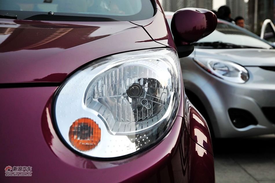 2011款悦悦车辆外部细节