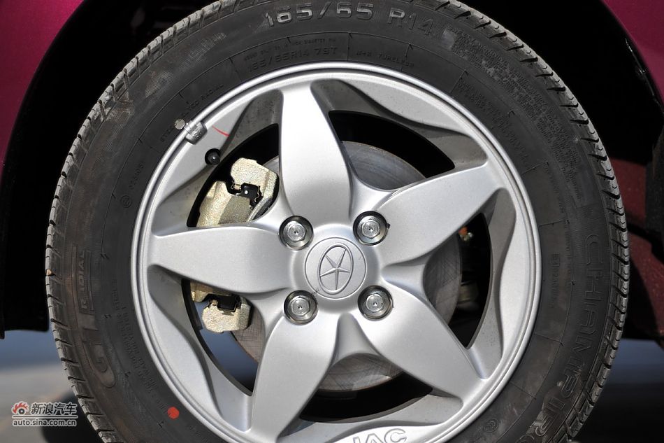 2011款悦悦车辆外部细节