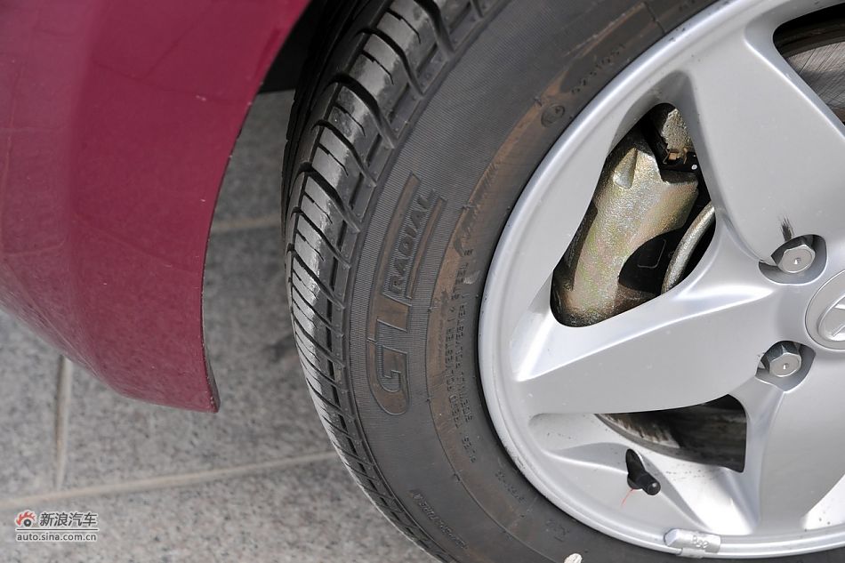 2011款悦悦车辆外部细节