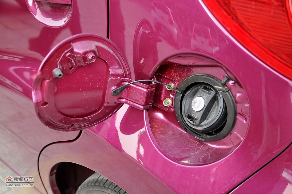 2011款悦悦车辆外部细节