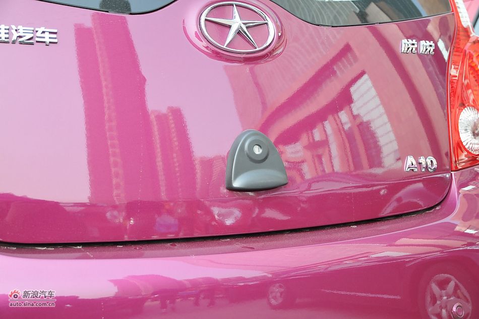 2011款悦悦车辆外部细节