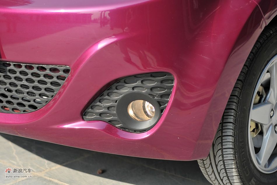 2011款悦悦车辆外部细节
