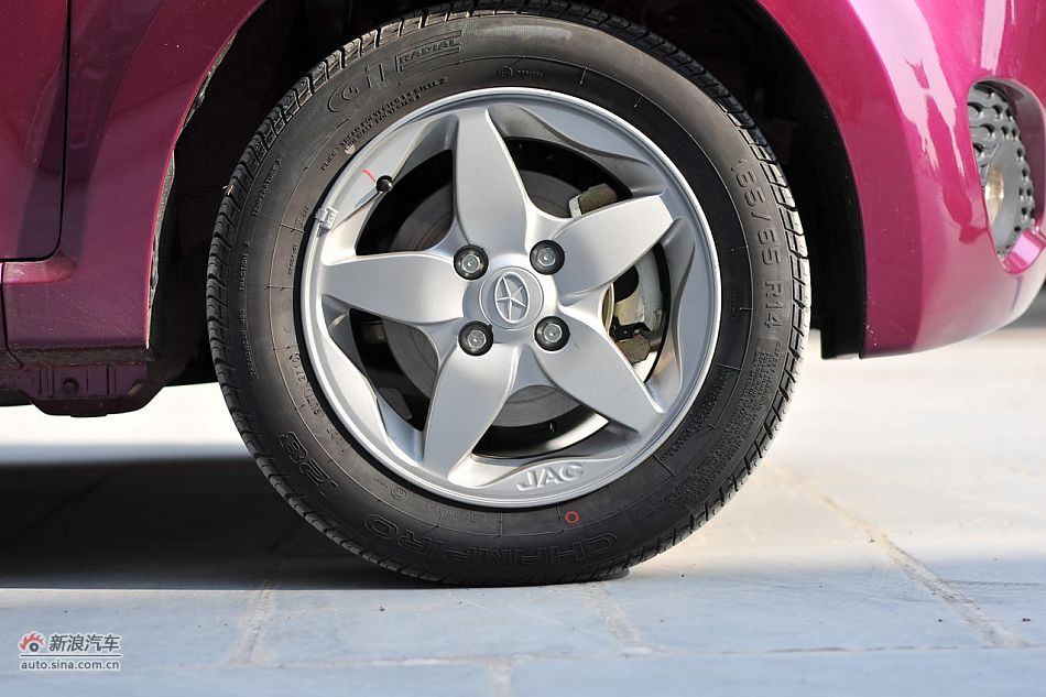 2011款悦悦车辆外部细节