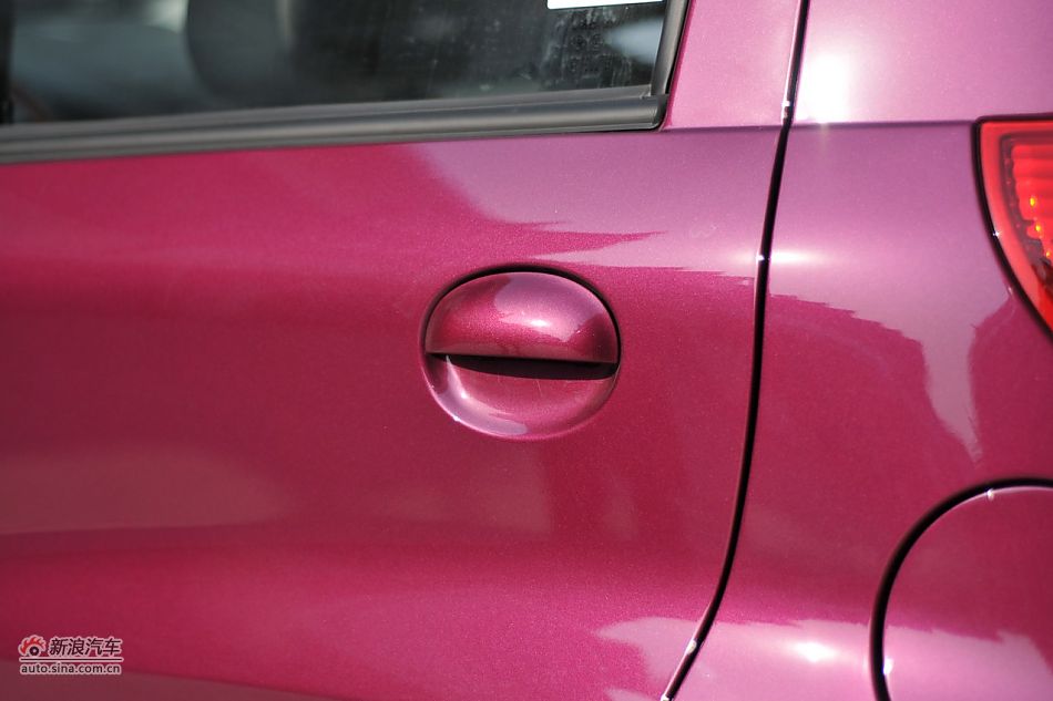 2011款悦悦车辆外部细节