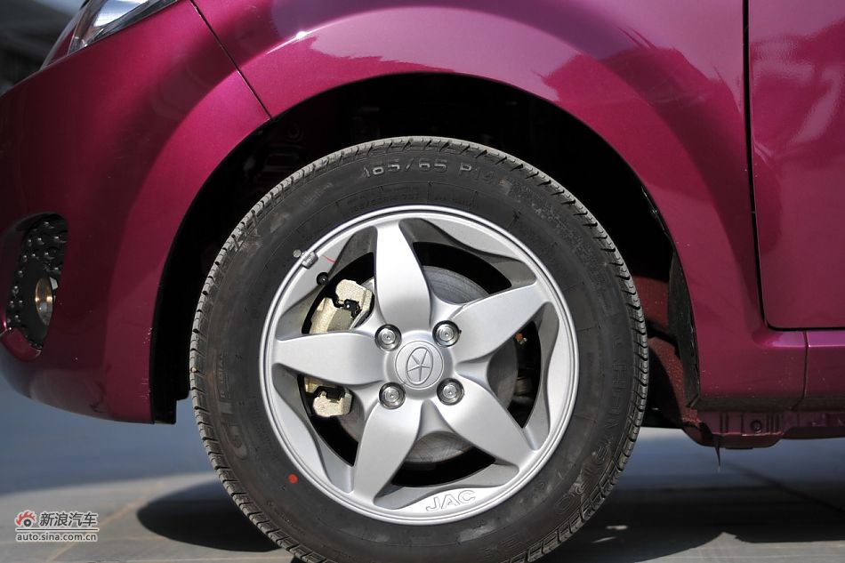 2011款悦悦车辆外部细节