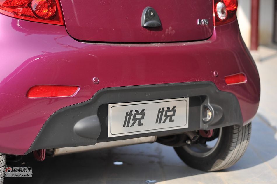 2011款悦悦车辆外部细节