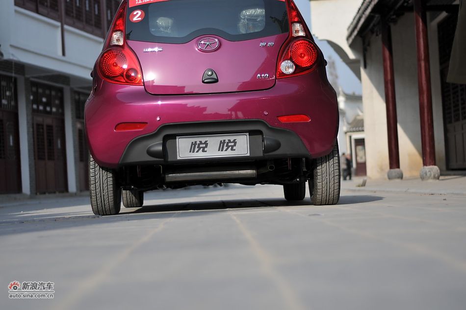 2011款悦悦车辆外部细节