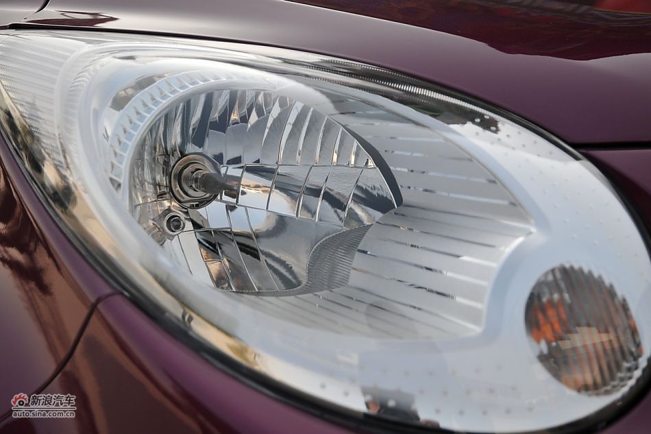 2011款悦悦车辆外部细节