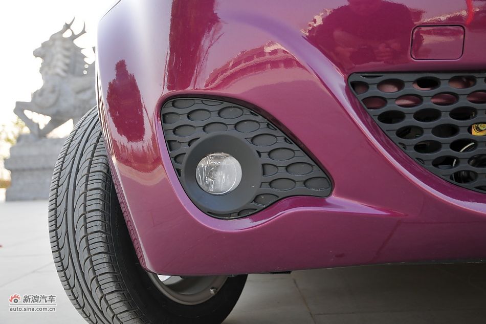 2011款悦悦车辆外部细节