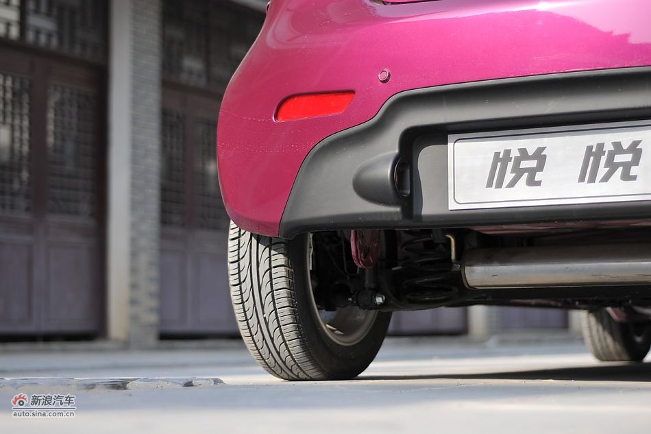 2010款悦悦底盘悬挂