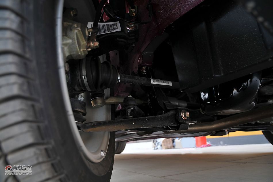 2010款悦悦底盘悬挂