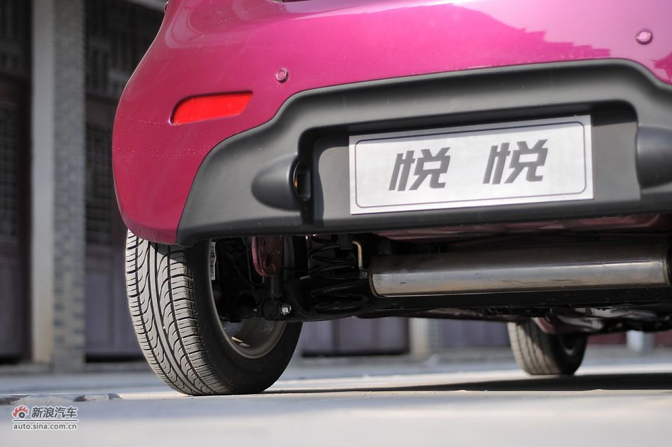 2010款悦悦底盘悬挂