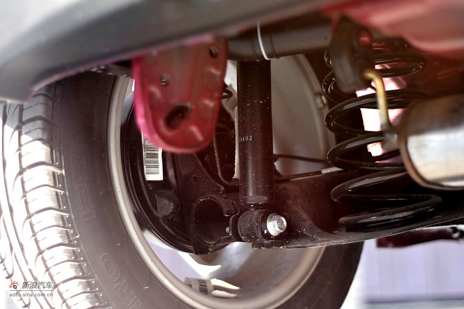 2010款悦悦底盘悬挂