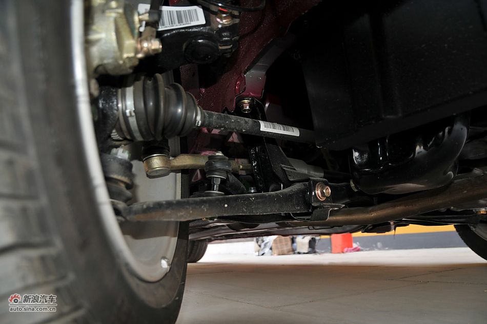 2010款悦悦底盘悬挂