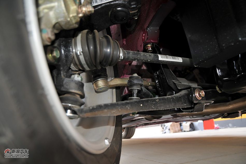 2010款悦悦底盘悬挂