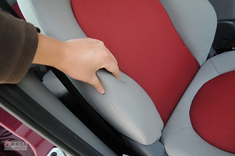 2011款悦悦内饰实拍