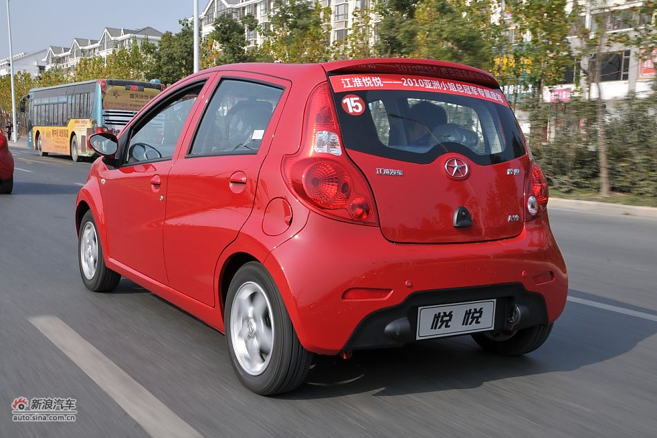 2011款悦悦1.0手豪动态实拍