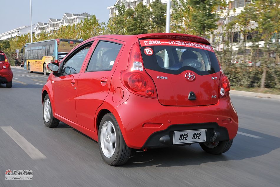 2011款悦悦1.0手豪动态实拍