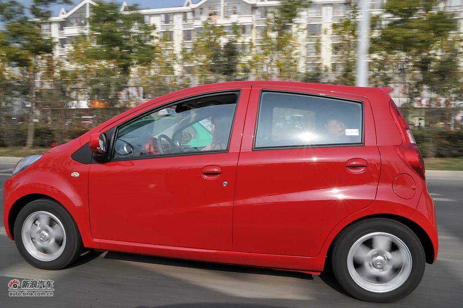 2011款悦悦1.0手豪动态实拍