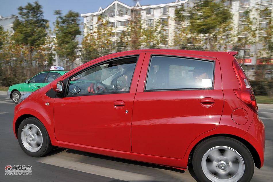 2011款悦悦1.0手豪动态实拍