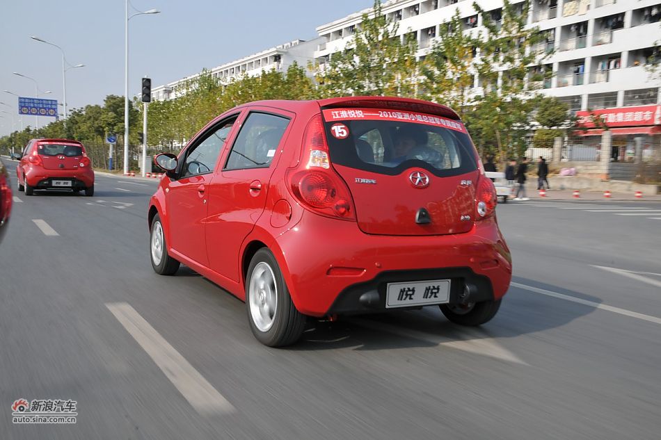 2011款悦悦1.0手豪动态实拍