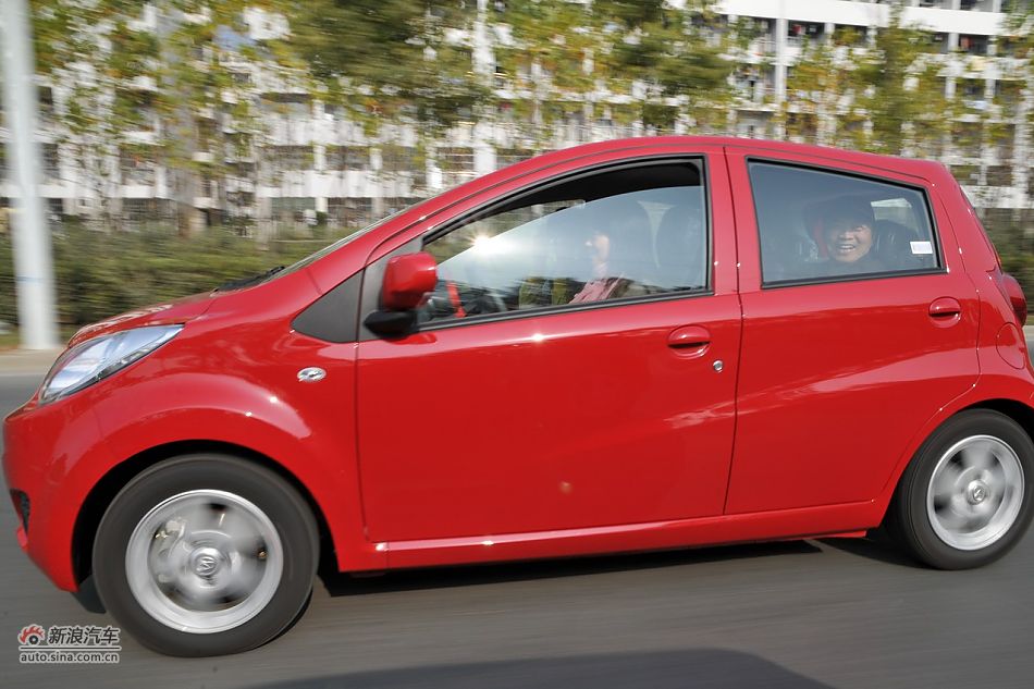 2011款悦悦1.0手豪动态实拍