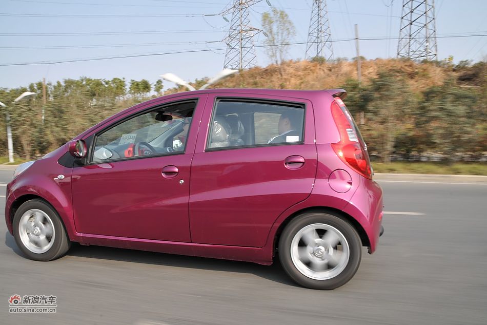 2011款悦悦1.0手豪动态实拍