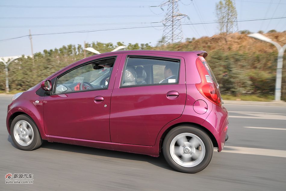 2011款悦悦1.0手豪动态实拍