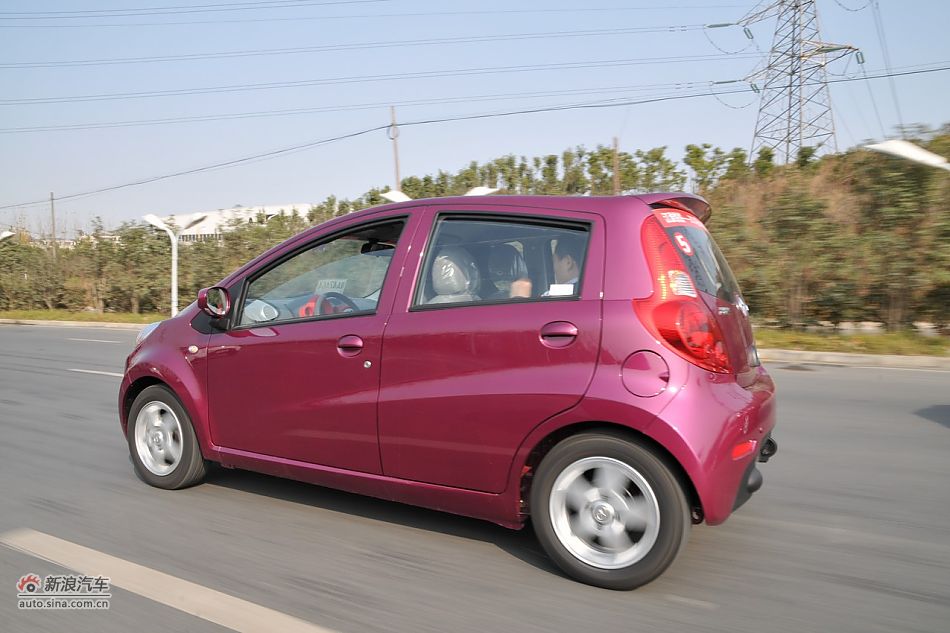 2011款悦悦1.0手豪动态实拍