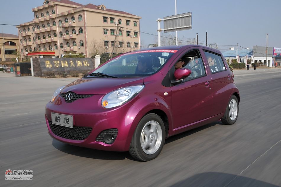2011款悦悦1.0手豪动态实拍