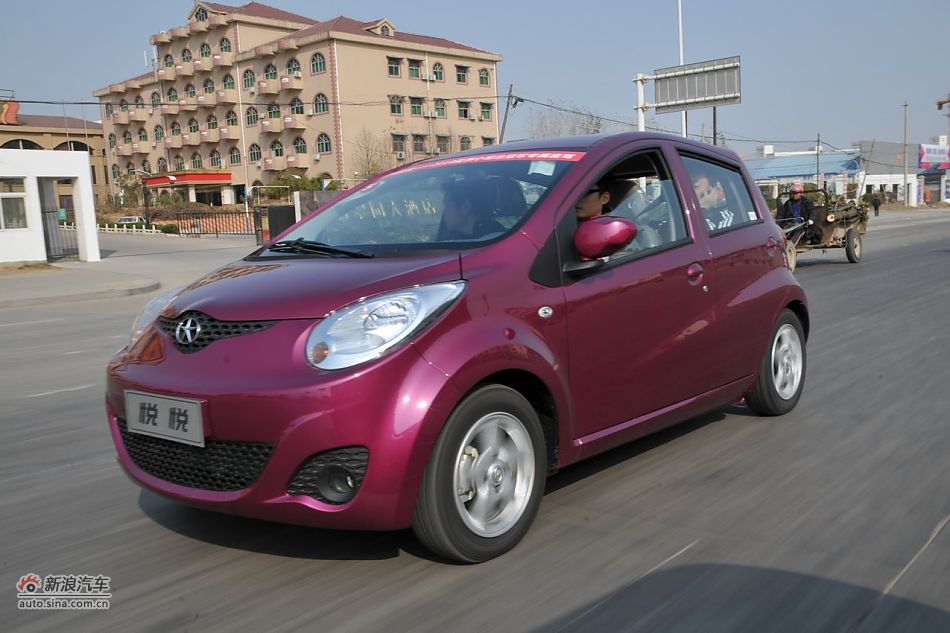 2011款悦悦1.0手豪动态实拍
