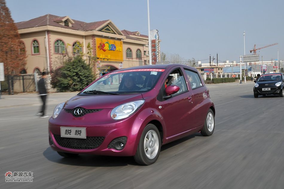 2011款悦悦1.0手豪动态实拍