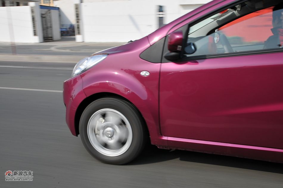 2011款悦悦1.0手豪动态实拍