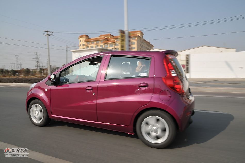 2011款悦悦1.0手豪动态实拍