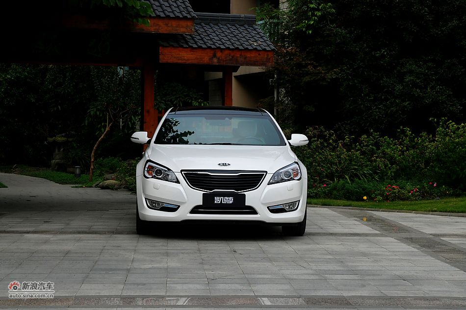 凯尊2.4L旗舰型外观