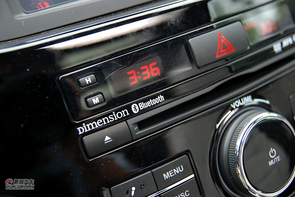 凯尊2.4L旗舰型内饰