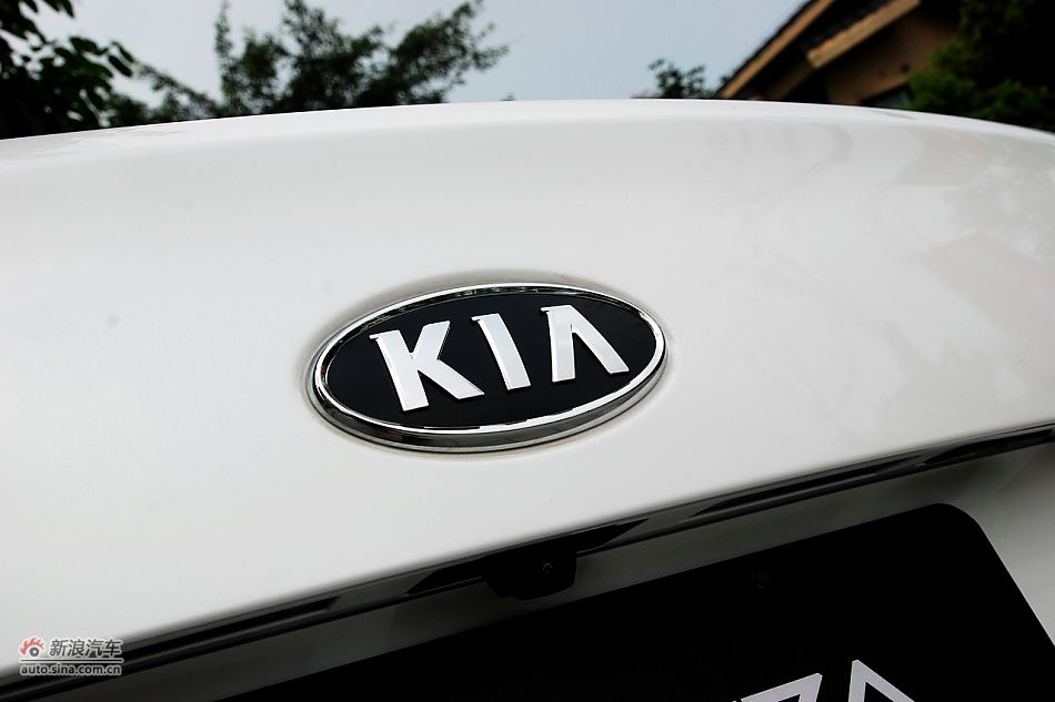 凯尊2.4L旗舰型外观