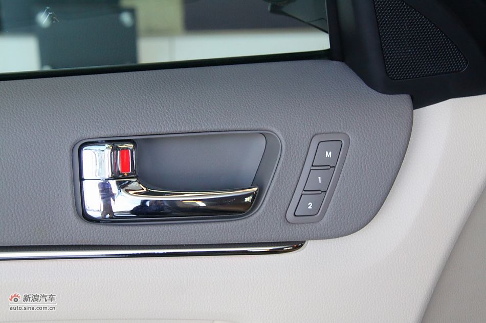 进口起亚凯尊上市现场图