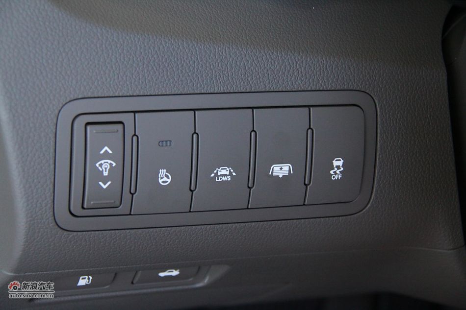 进口起亚凯尊上市现场图