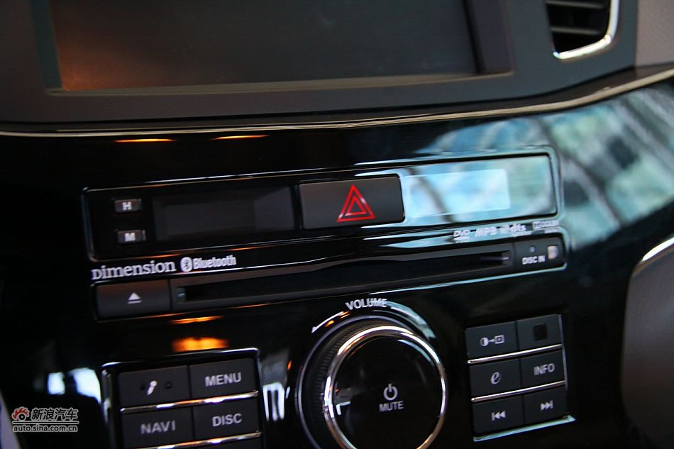 进口起亚凯尊上市现场图