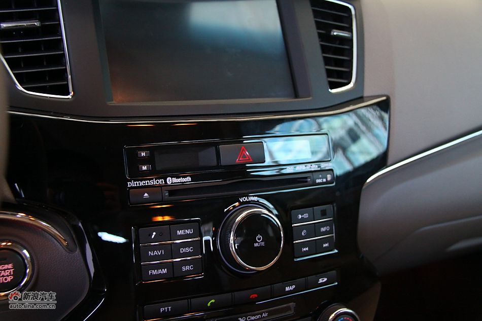 进口起亚凯尊上市现场图