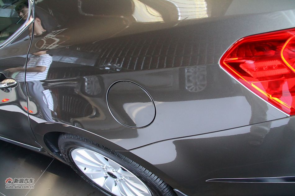 进口起亚凯尊上市现场图