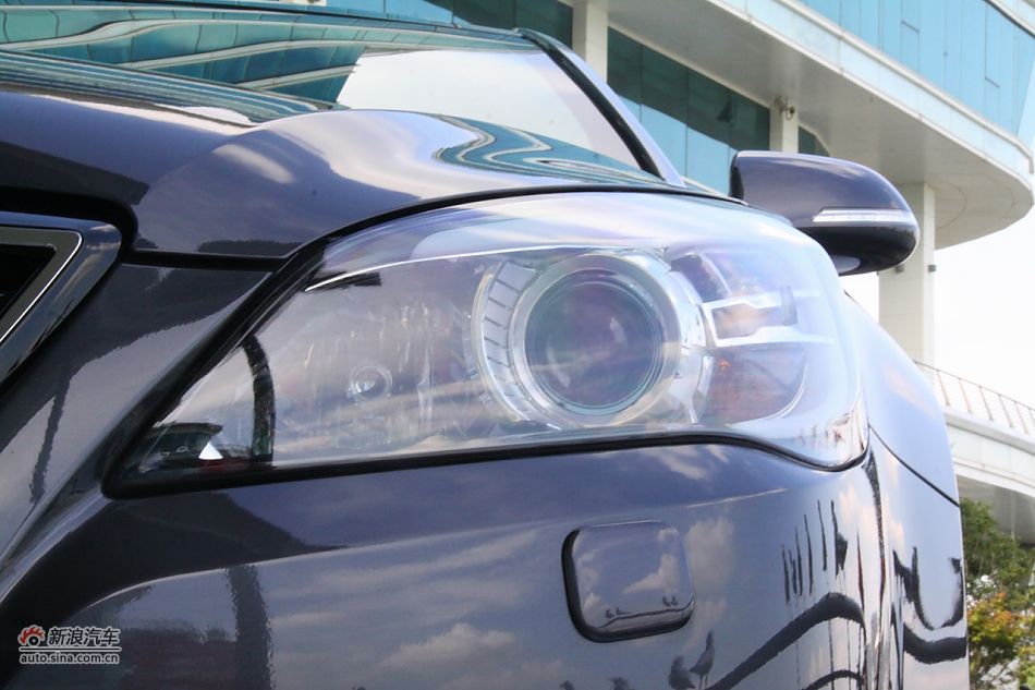 进口起亚凯尊上市现场图