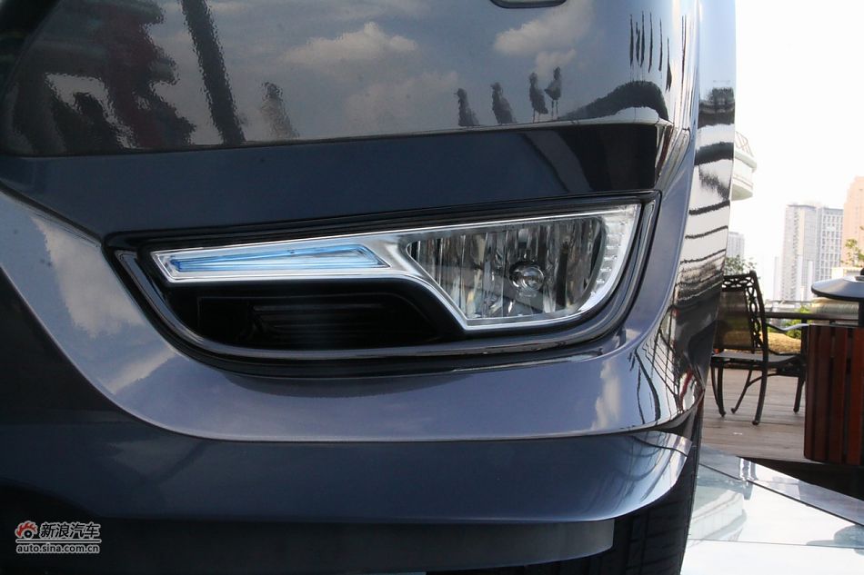 进口起亚凯尊上市现场图