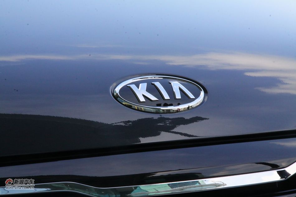 进口起亚凯尊上市现场图