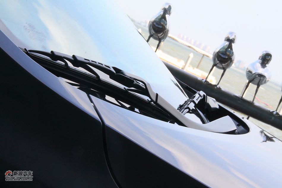 进口起亚凯尊上市现场图