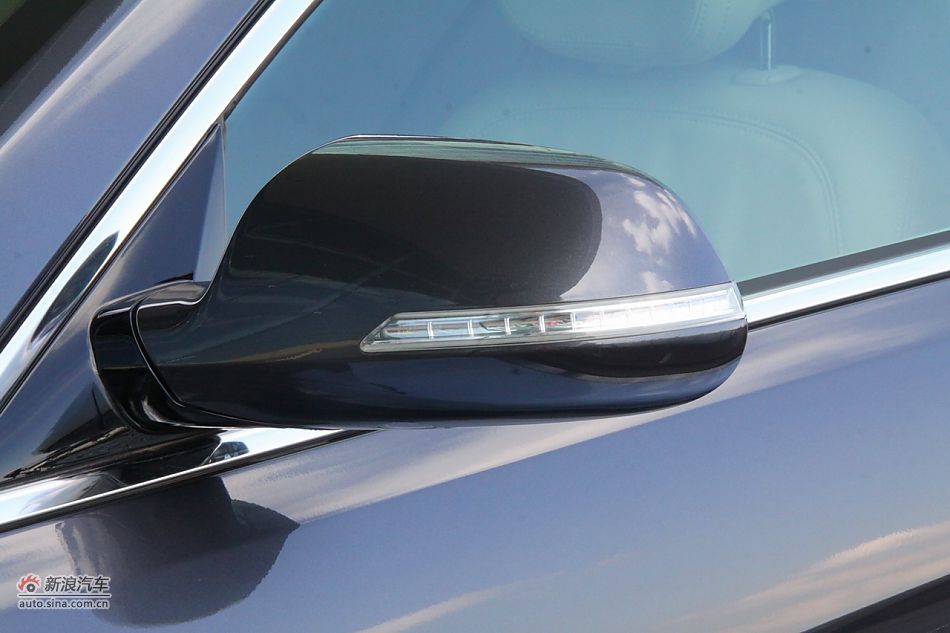 进口起亚凯尊上市现场图