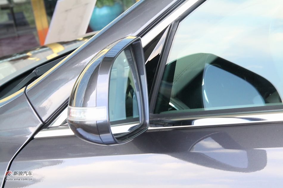 进口起亚凯尊上市现场图