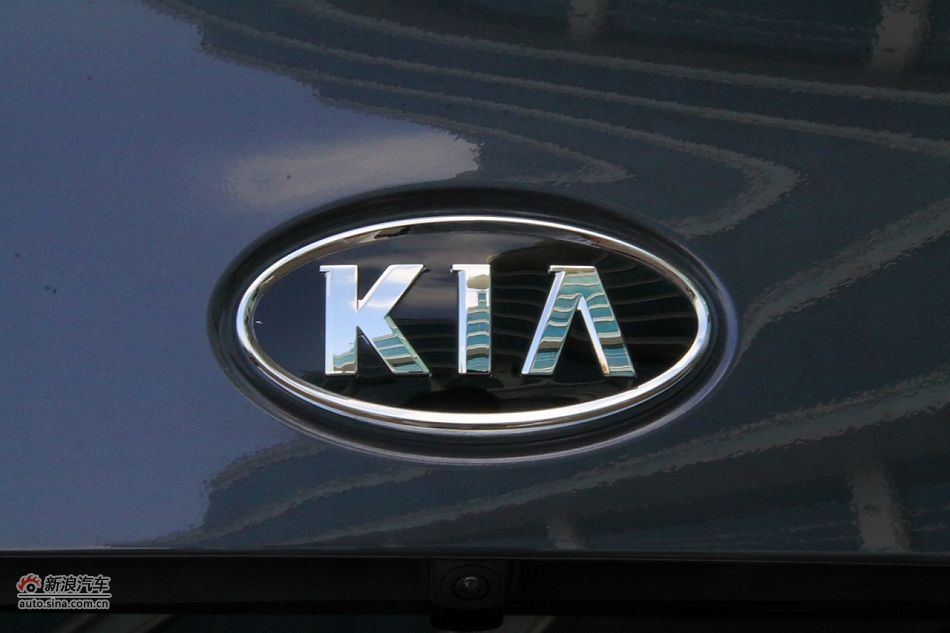 进口起亚凯尊上市现场图
