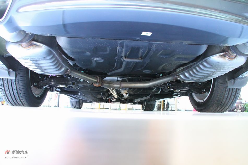 进口起亚凯尊上市现场图